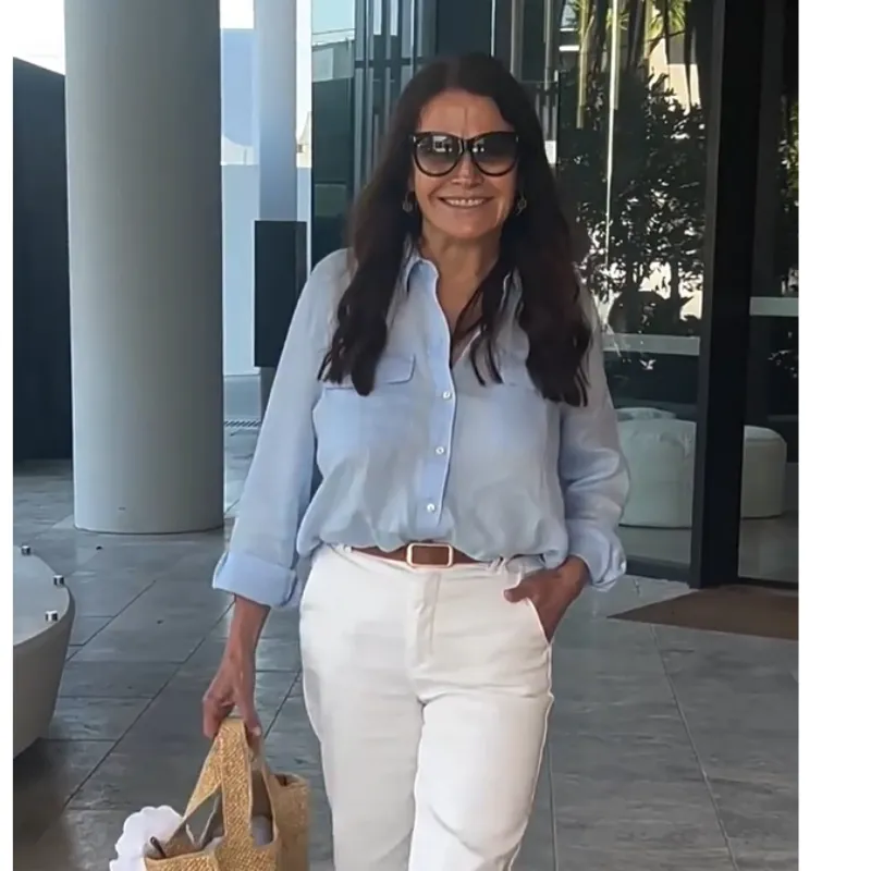Casual, Versatile Women's Linen Button-Down Shirt with Collar