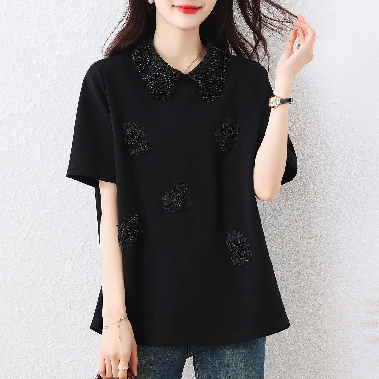 Chic Spread Neckline T-Shirt with Loose Fit for Women Perfect for Casual Wear