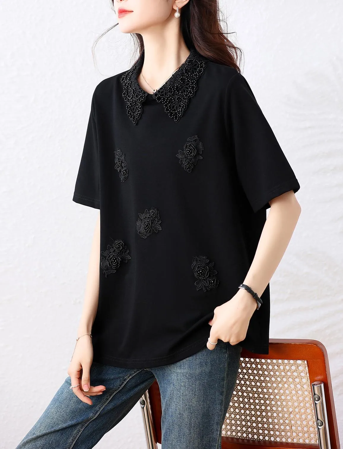 Chic Spread Neckline T-Shirt with Loose Fit for Women Perfect for Casual Wear
