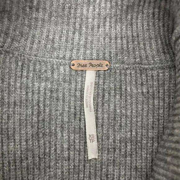 Free People Softly Structured Tunic Sweater Size XS Dark Grey Rib Knit Cowl Neck
