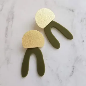 Gold Olive Green Earrings, 80s earring, retro earring, vintage style earring, acrylic arch, plastic u shape, chunky green earring, large