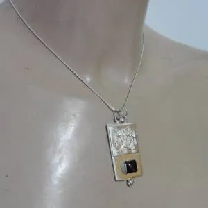 Hadar Designers Israel Handmade Artist 925 Sterling Silver Garnet Pendant (H) y