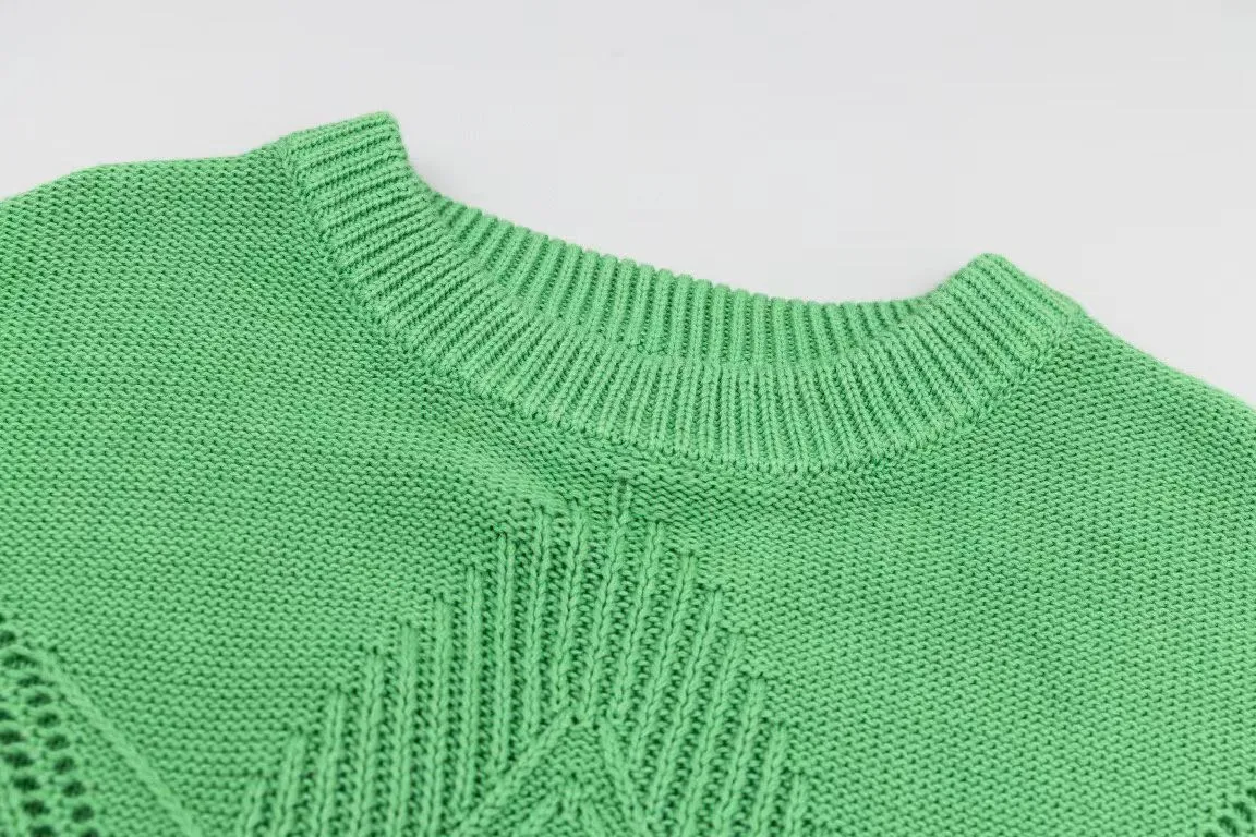 Hand-knit Monogram Flower Crewneck Green Pullover