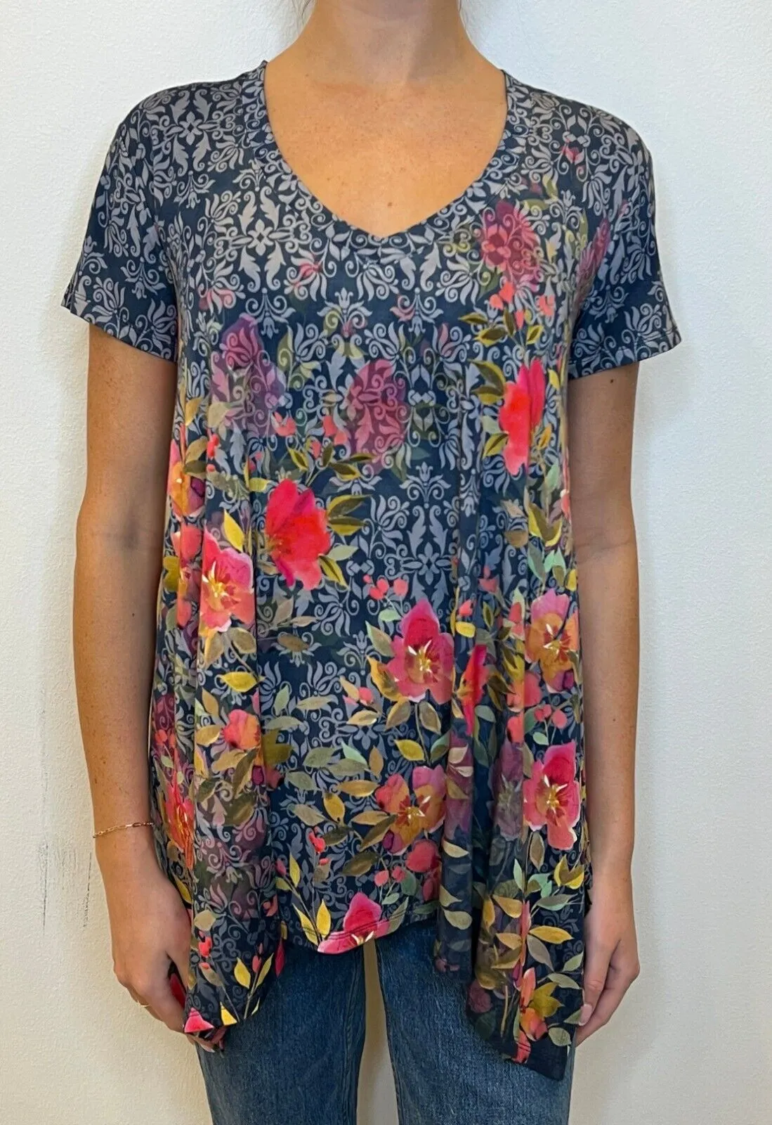 Johnny Was Locust Drape Tee Swing Shirt Blue Pink Flowers Top Floral Medium NEW