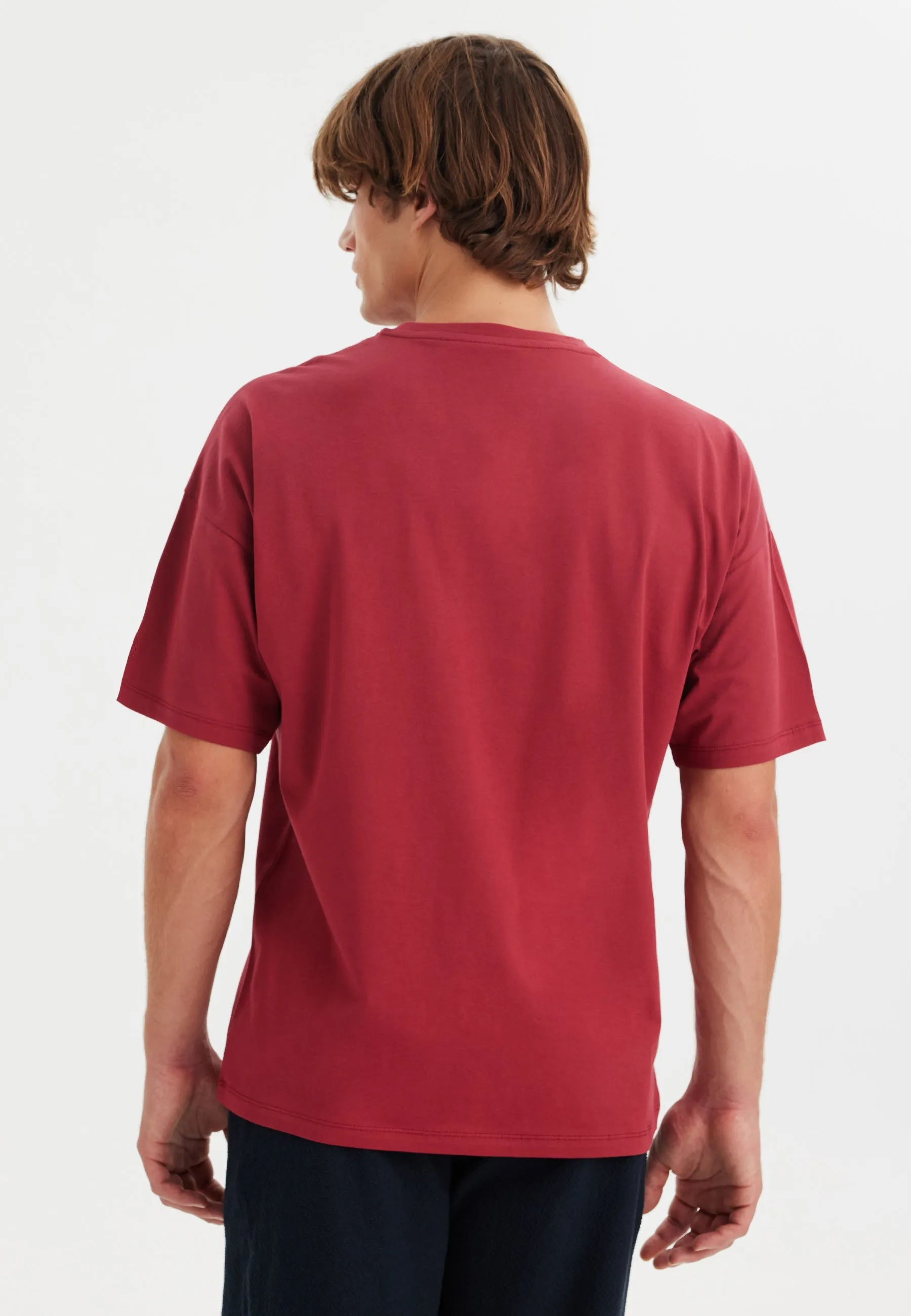 Kırmızı Bisiklet Yaka Pamuklu Oversize Erkek T-Shirt ESSENTIALS