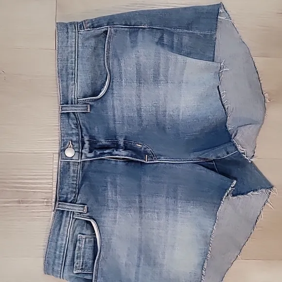 L'Agence Audrey Mid Rise Short size 31 Jean shorts. NWT MSRP $230