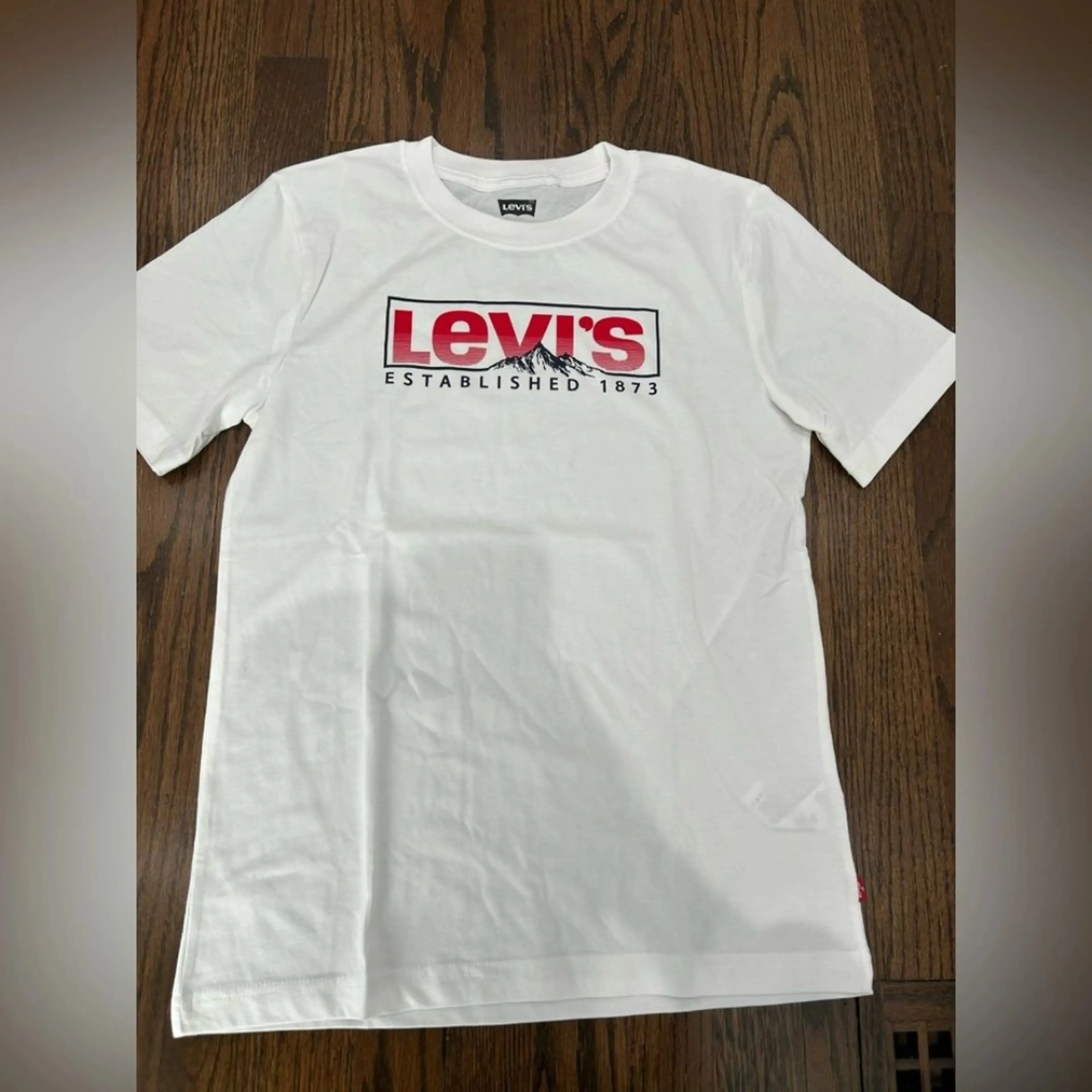 New Levi's Boy's Short Sleeve Graphic Logo Print Crewneck Tee Sz 5/6
