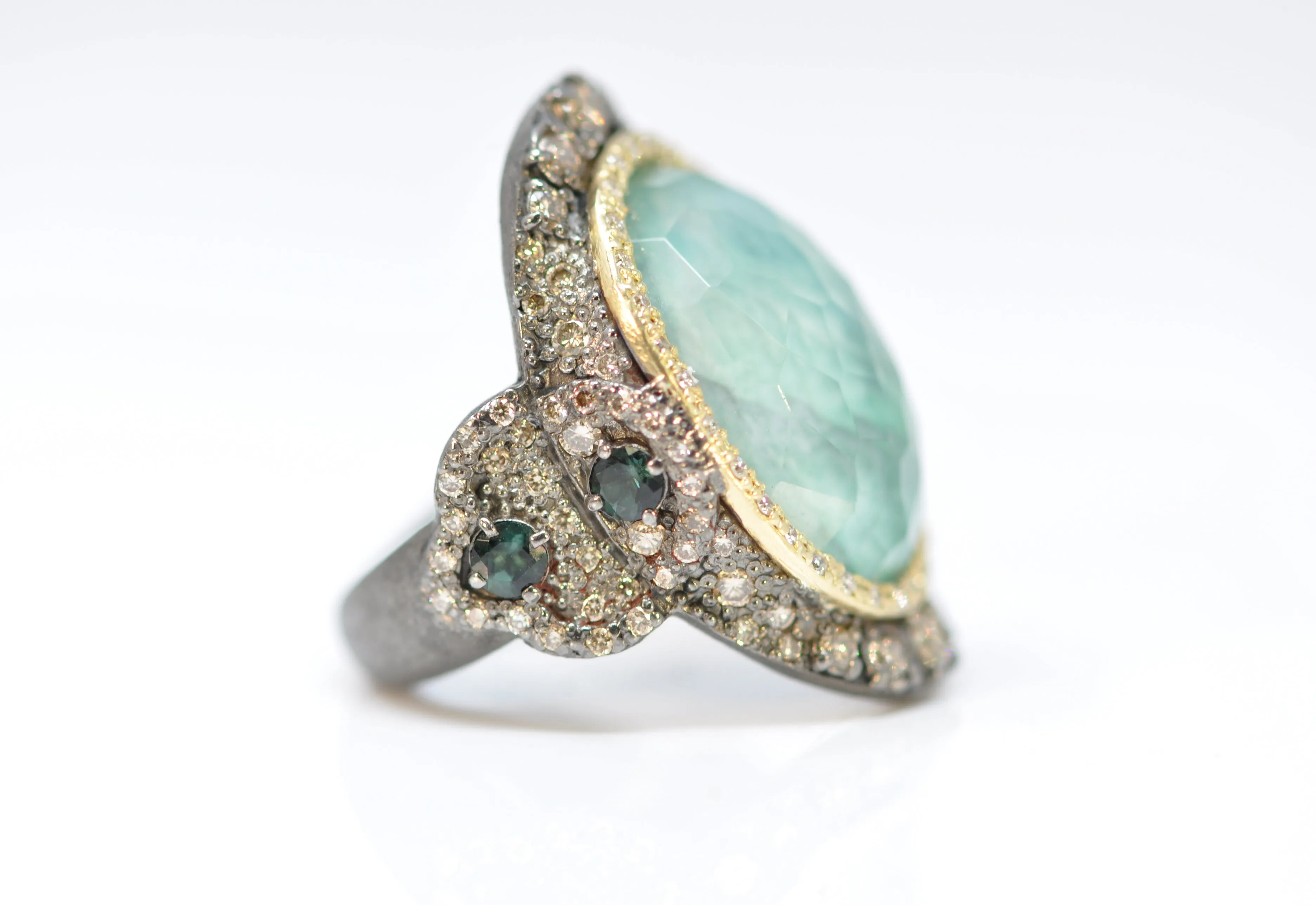 OVAL EMERALD COCKTAIL RING