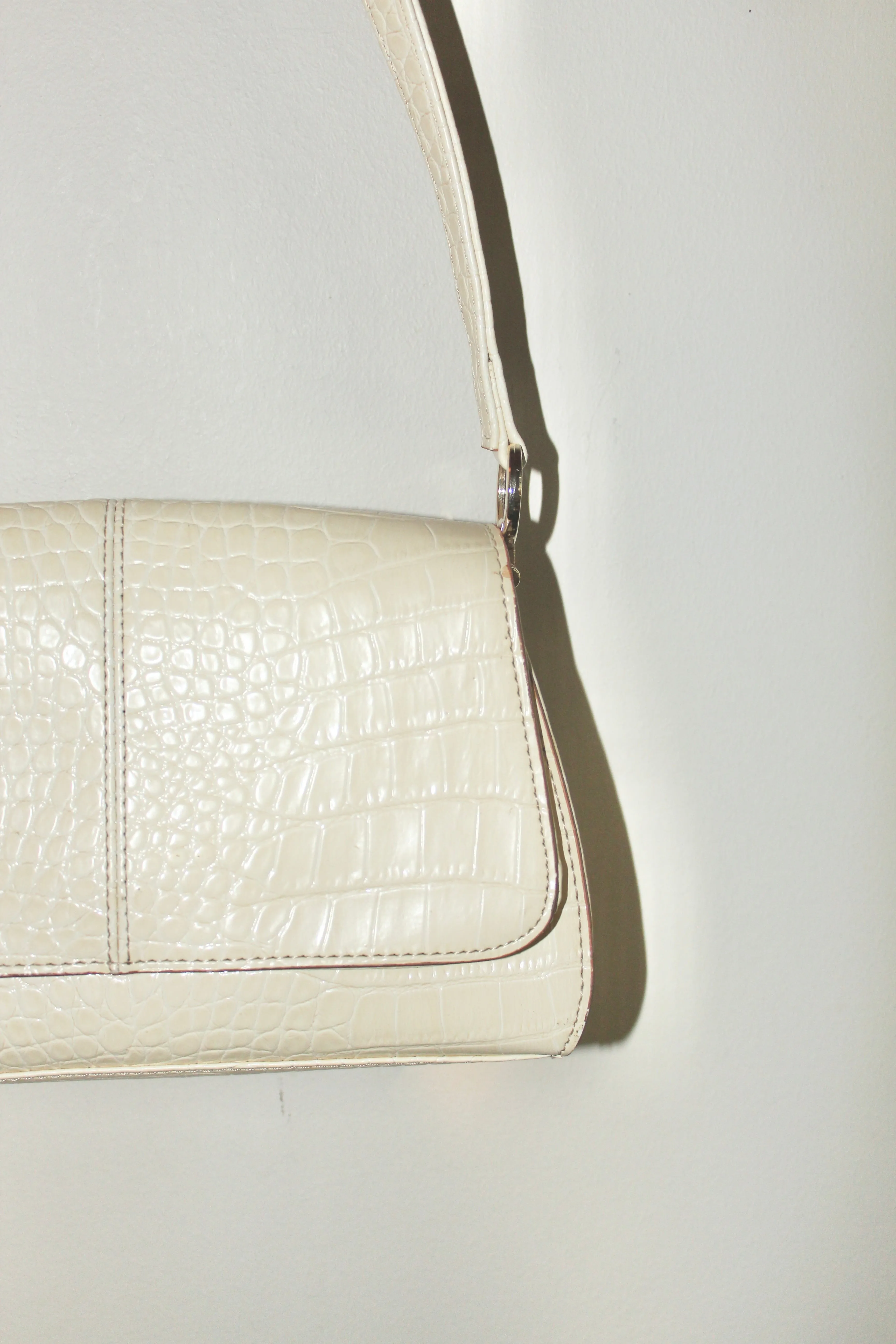 Retro Cream Textured Purse