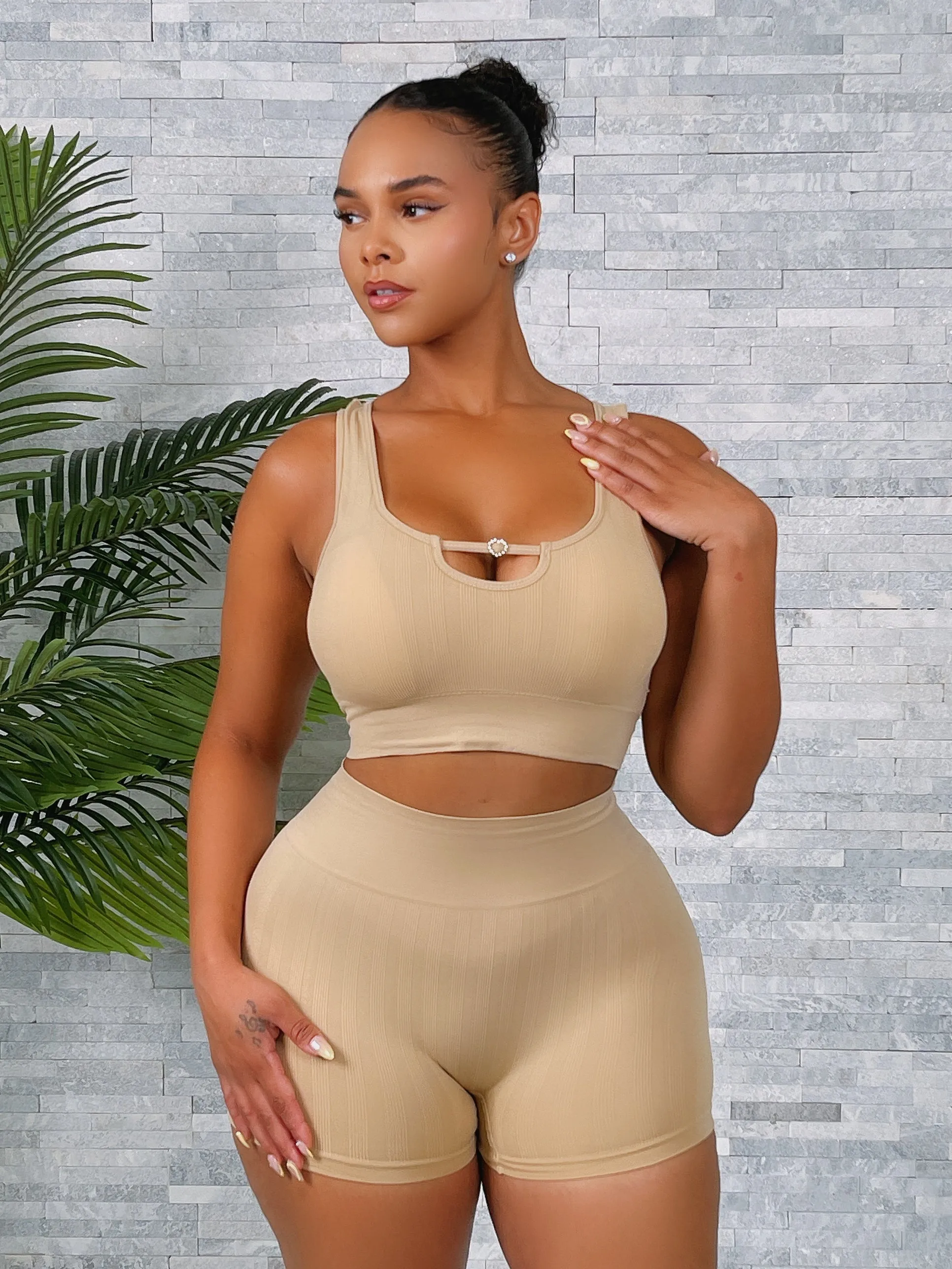 SET123P - SEAMLESS SHORTS SET ( 12 ASSORTED PIECES)
