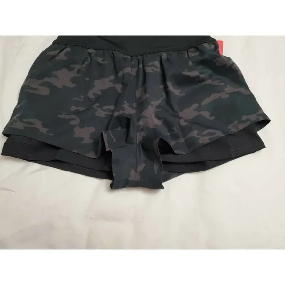 Spanx Black Camo The Get Moving Shorts NWT Women's Size XS