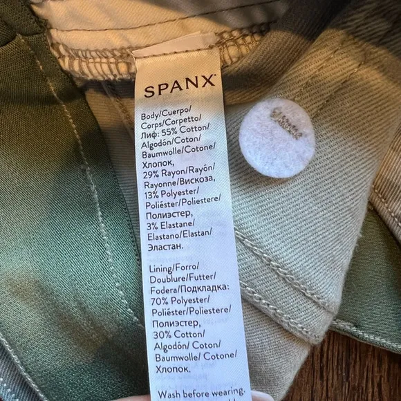 Spanx Womens Stone Wash Camo Stretch Twill Shorts 5&quot; Army Green Size L