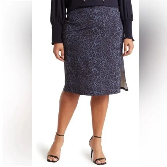 T TAHARI: Slit Ponte Skirt In Blue Cheetah (NWT)