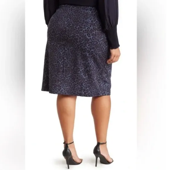 T TAHARI: Slit Ponte Skirt In Blue Cheetah (NWT)