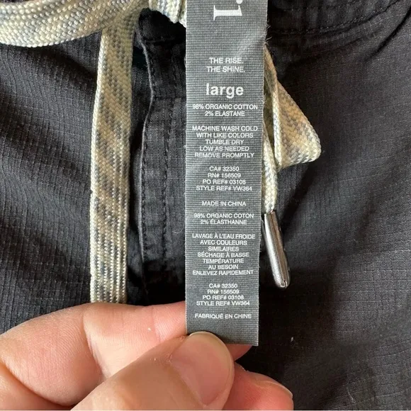 Vuori Women’s Gray Ripstop Shorts Size Large