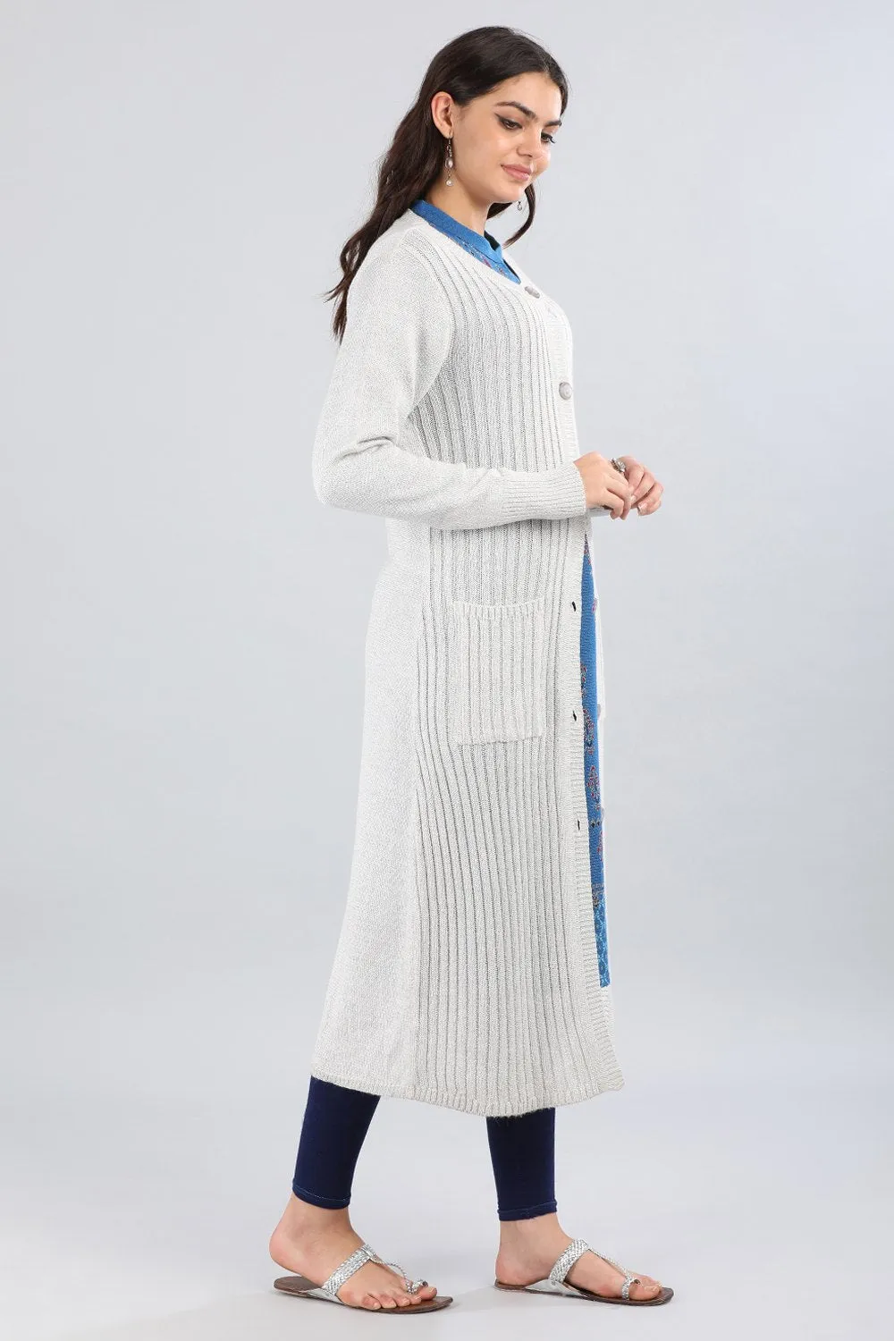 White Round Neck Solid Sweater